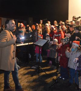 Adventsingen im Rathaushof